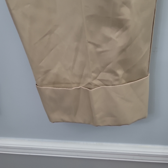 Lauren Ralph Lauren Plus Size Pleated Cotton Twill Cropped Wide Leg Pant - Picture 10 of 12